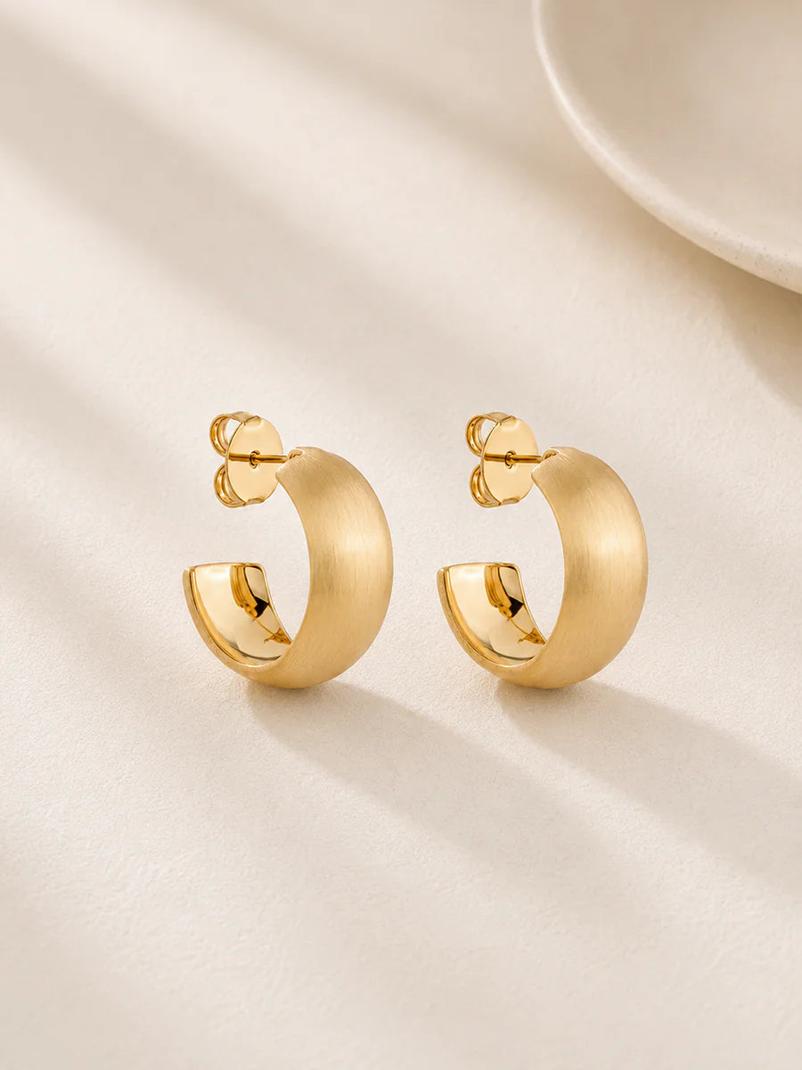 Brinco Argola Lisa Acetinada em Ouro