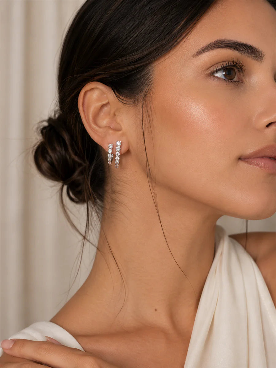 Brinco Ear Hook com Zircônias em Ródio Branco