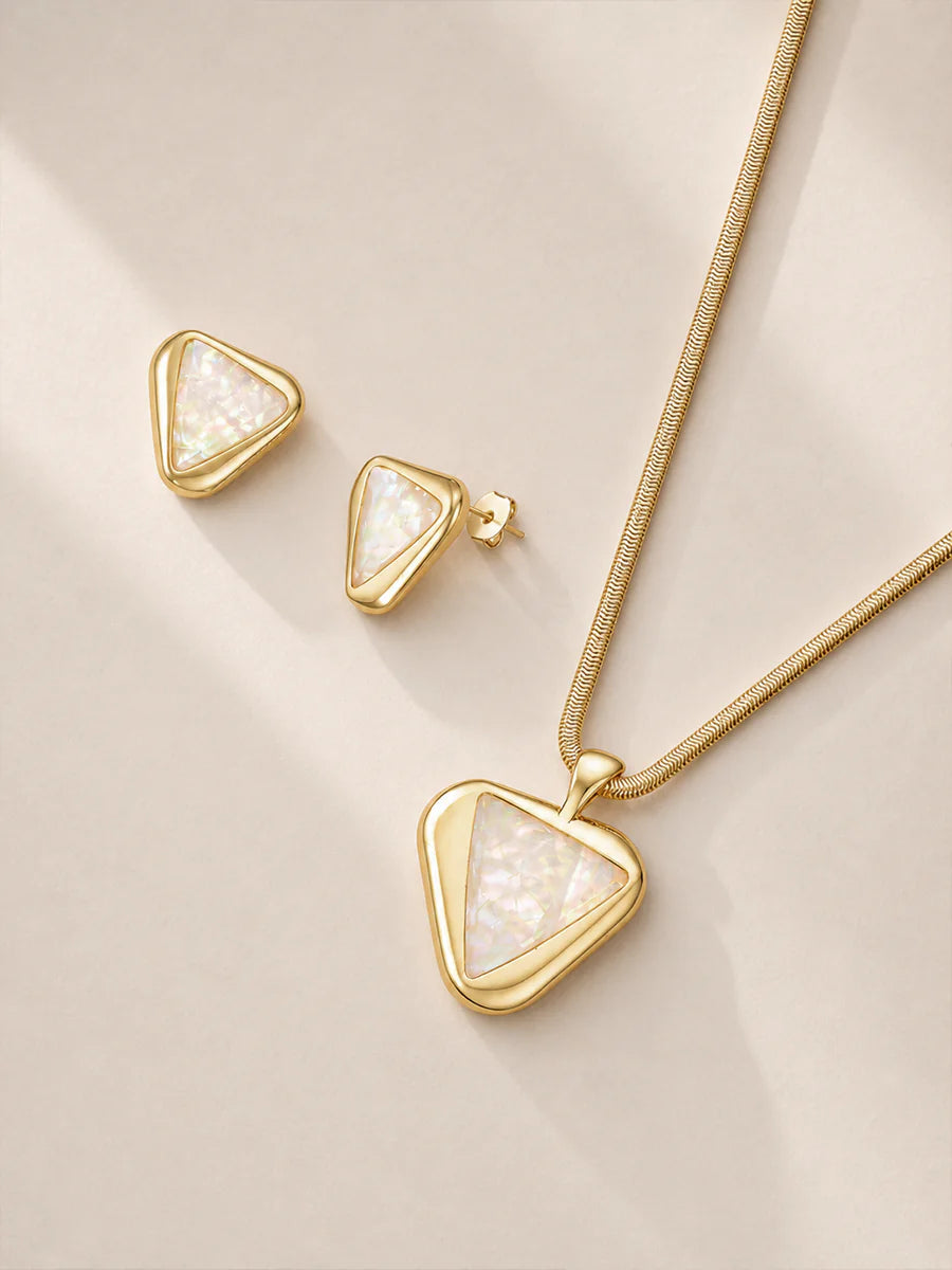Conjunto com Opala do Mar Natural em Ouro