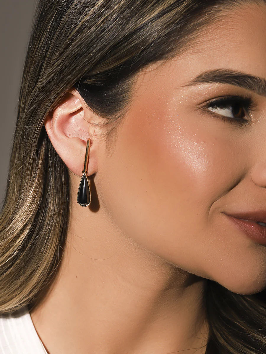 Brinco com Hematita Natural em Ouro